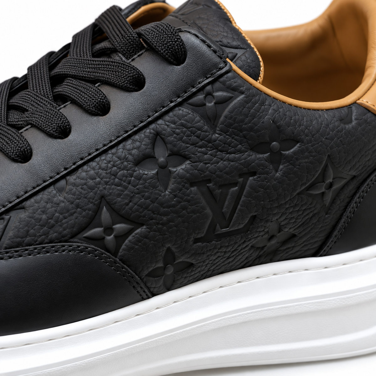 Tênis Louis Vuitton Beverly Hills Preto Monogram em Relevo - foto 3